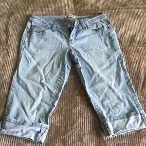 Jean capris